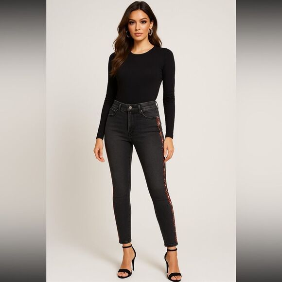 NWT BDG Urban Outfitters High Rise Cigarette Jeans — Size 28W x 30L - Picture 4 of 13